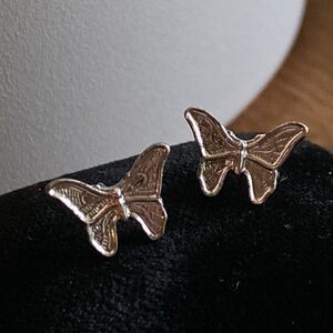 💛 Y2k Silver Tone Butterfly Earrings